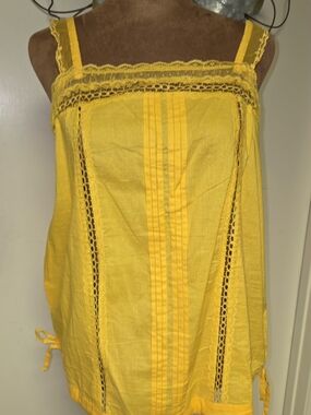Passport Yellow Cotton Tank Top with Lace Trim Sz S Runs Big Sz(10)